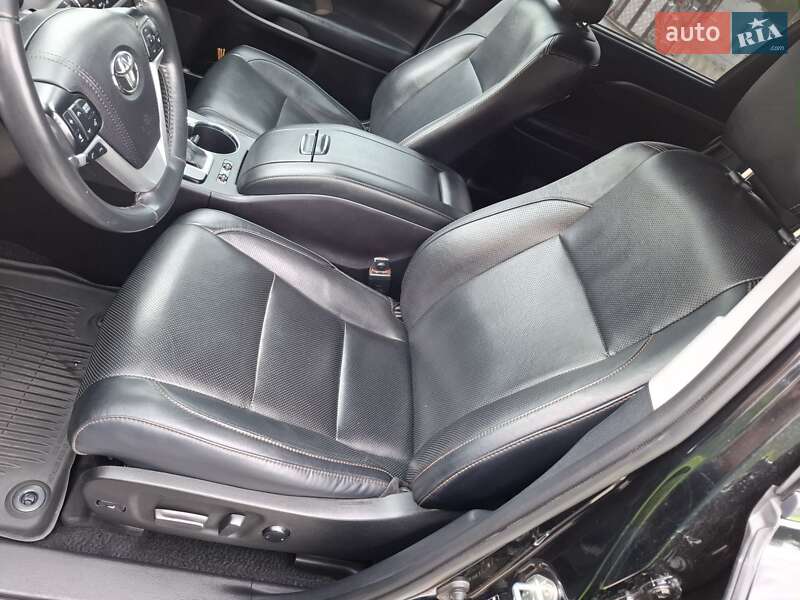 Внедорожник / Кроссовер Toyota Highlander 2019 в Львове фото 23 Внедорожник / Кроссовер Toyota Highlander 2019 в Львове