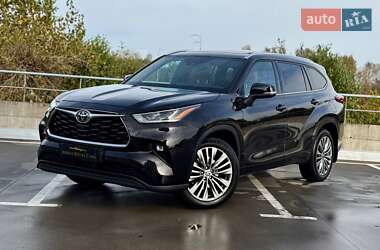 Позашляховик / Кросовер Toyota Highlander 2021 в Києві