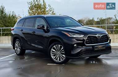 Внедорожник / Кроссовер Toyota Highlander 2021 в Киеве