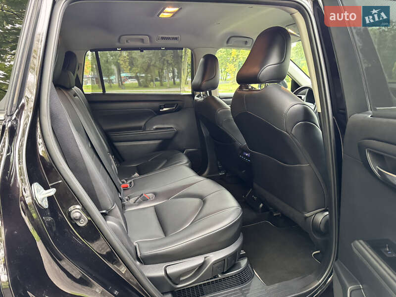 Внедорожник / Кроссовер Toyota Highlander 2021 в Хмельницком фото 30 Внедорожник / Кроссовер Toyota Highlander 2021 в Хмельницком