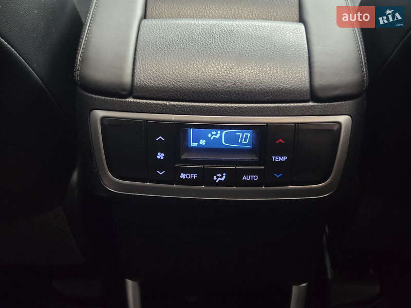 Внедорожник / Кроссовер Toyota Highlander 2017 в Киеве
