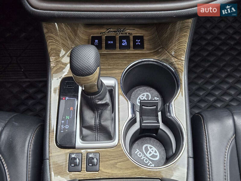 Внедорожник / Кроссовер Toyota Highlander 2017 в Киеве