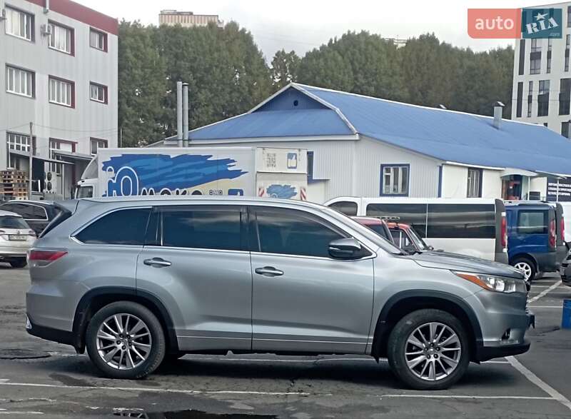 Toyota Highlander 2014