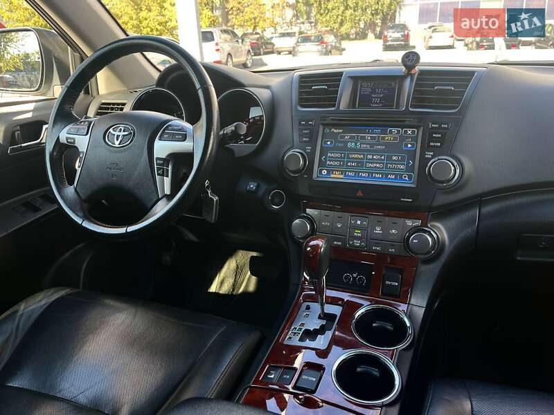 Внедорожник / Кроссовер Toyota Highlander 2013 в Днепре фото 16 Внедорожник / Кроссовер Toyota Highlander 2013 в Днепре