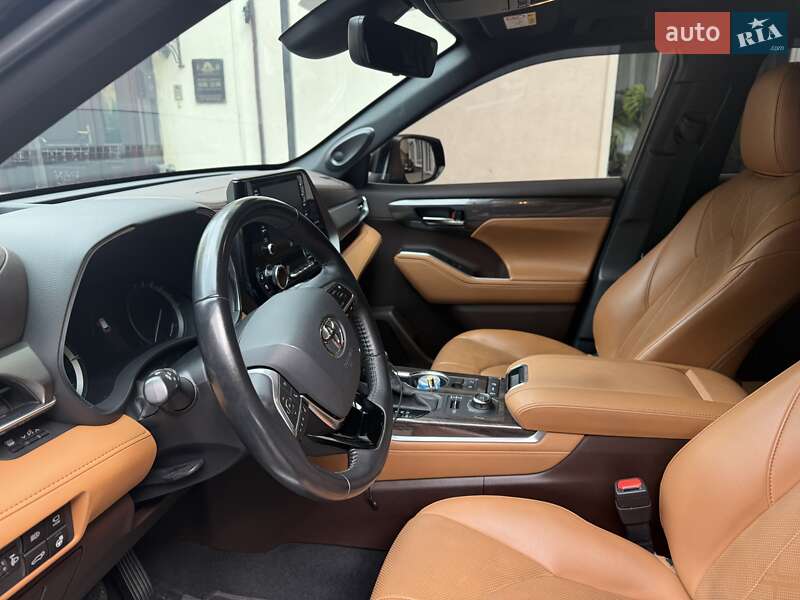 Внедорожник / Кроссовер Toyota Highlander 2020 в Киеве