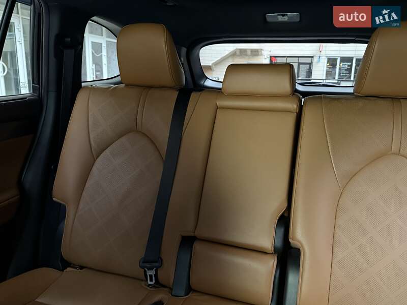 Внедорожник / Кроссовер Toyota Highlander 2020 в Киеве