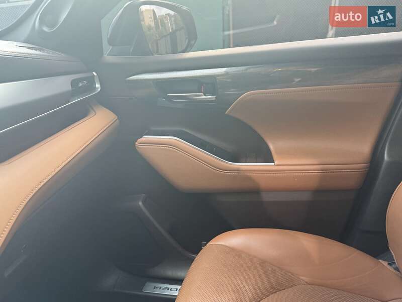 Внедорожник / Кроссовер Toyota Highlander 2020 в Киеве