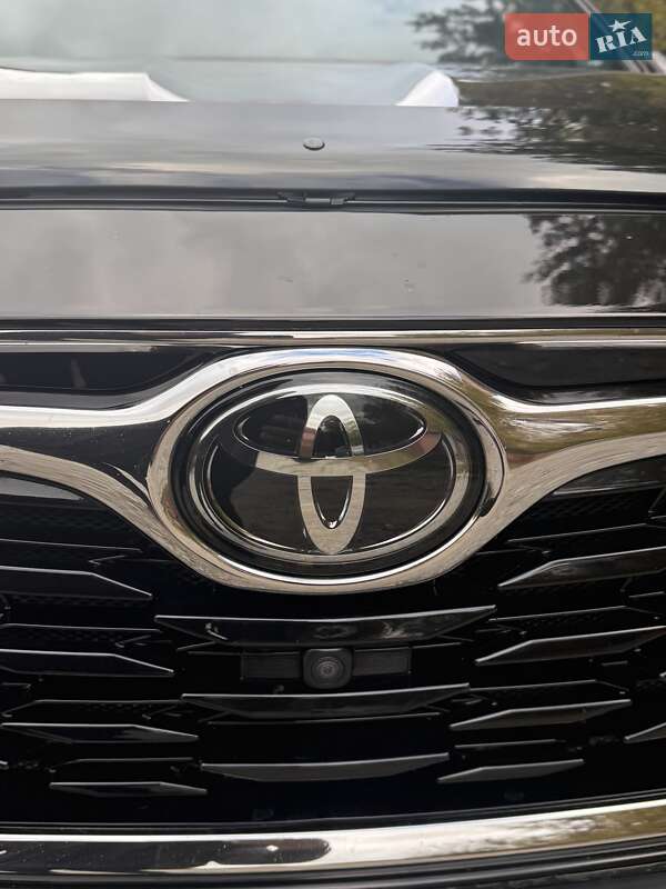 Внедорожник / Кроссовер Toyota Highlander 2020 в Киеве