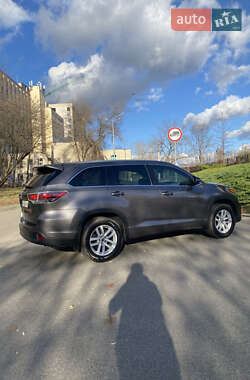 Внедорожник / Кроссовер Toyota Highlander 2016 в 
