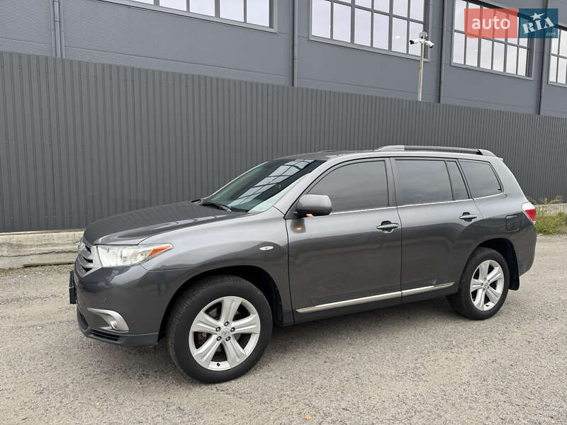 Внедорожник / Кроссовер Toyota Highlander 2011 в Киеве