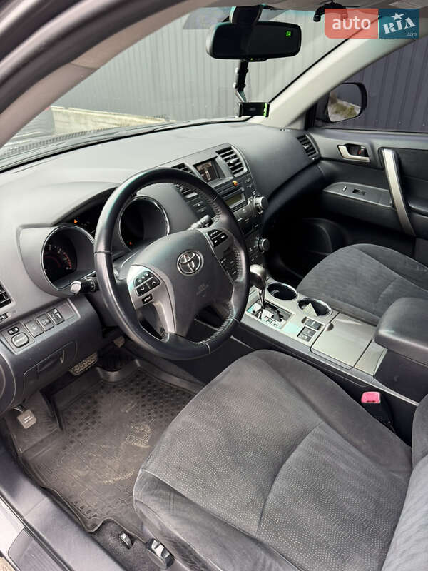 Внедорожник / Кроссовер Toyota Highlander 2011 в Киеве