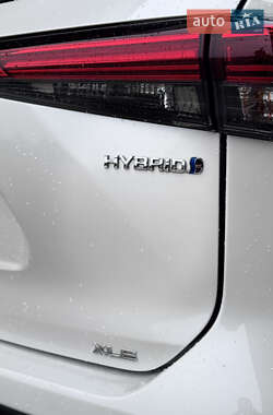 Внедорожник / Кроссовер Toyota Highlander 2020 в 