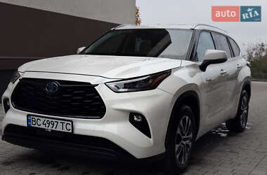 Внедорожник / Кроссовер Toyota Highlander 2020 в 