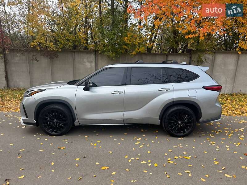 Внедорожник / Кроссовер Toyota Highlander 2023 в Киеве