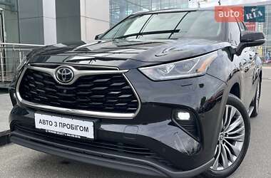 Внедорожник / Кроссовер Toyota Highlander 2021 в Киеве
