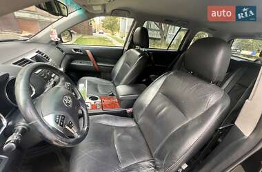 Внедорожник / Кроссовер Toyota Highlander 2010 в 