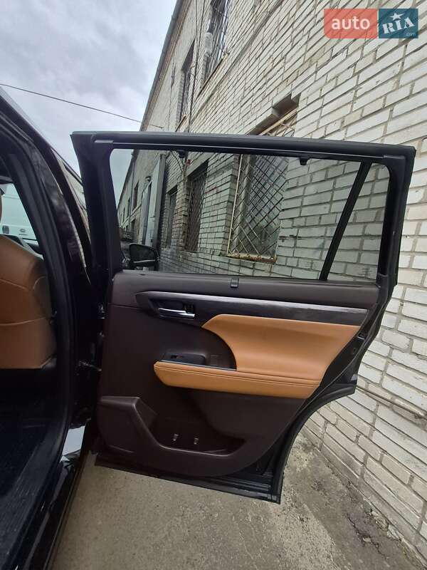 Позашляховик / Кросовер Toyota Highlander 2021 в Львові фото 11 Позашляховик / Кросовер Toyota Highlander 2021 в Львові