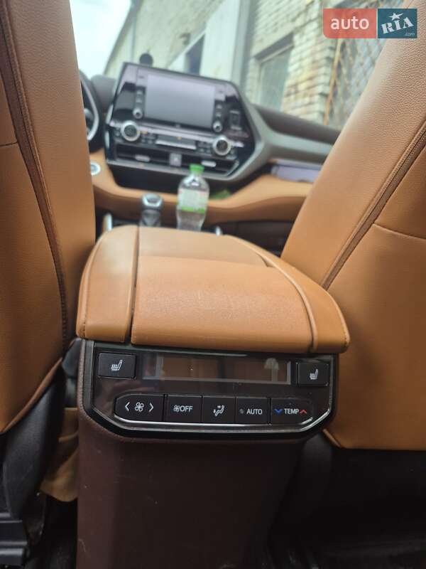 Позашляховик / Кросовер Toyota Highlander 2021 в Львові фото 12 Позашляховик / Кросовер Toyota Highlander 2021 в Львові