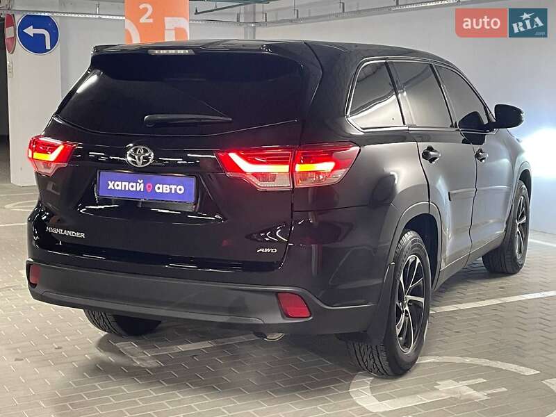 Внедорожник / Кроссовер Toyota Highlander 2018 в Киеве фото 2 Внедорожник / Кроссовер Toyota Highlander 2018 в Киеве
