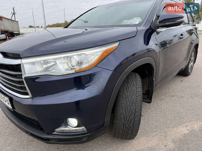 Позашляховик / Кросовер Toyota Highlander 2015 в Переяславі