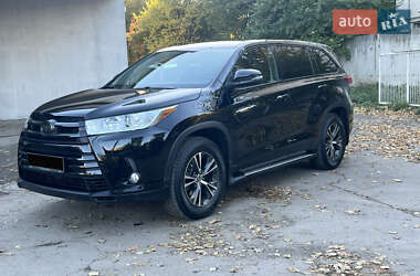 Позашляховик / Кросовер Toyota Highlander 2017 в Хмельницькому