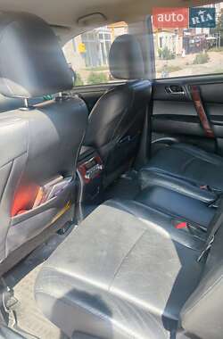 Внедорожник / Кроссовер Toyota Highlander 2011 в 