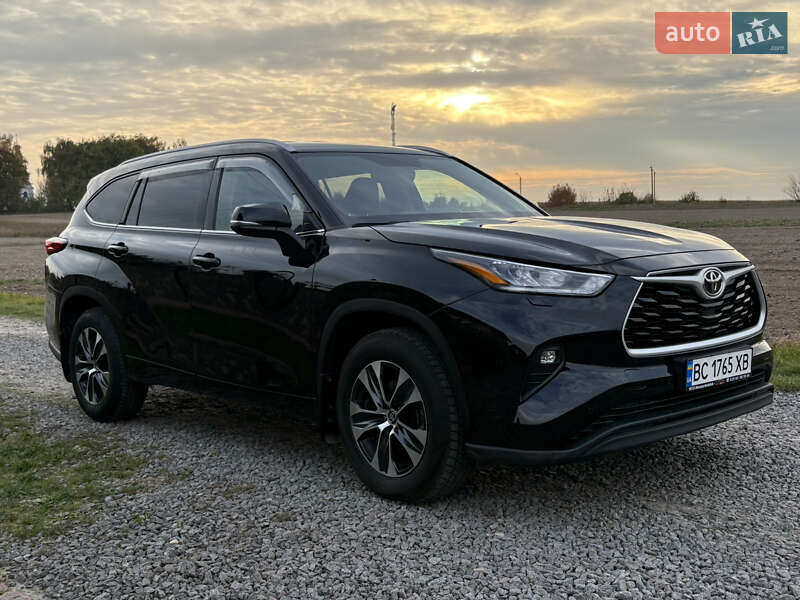 Внедорожник / Кроссовер Toyota Highlander 2020 в Луцке