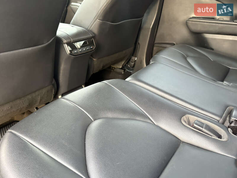 Внедорожник / Кроссовер Toyota Highlander 2020 в Луцке