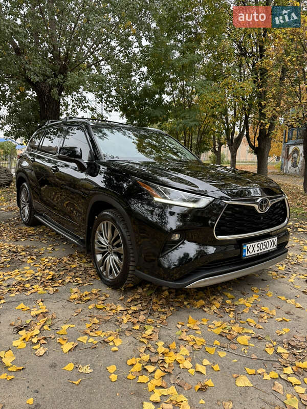 Toyota Highlander 2021