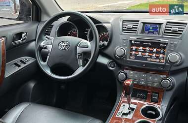 Позашляховик / Кросовер Toyota Highlander 2012 в  фото 29 Позашляховик / Кросовер Toyota Highlander 2012 в