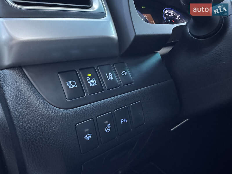 Позашляховик / Кросовер Toyota Highlander 2015 в Хмельницькому