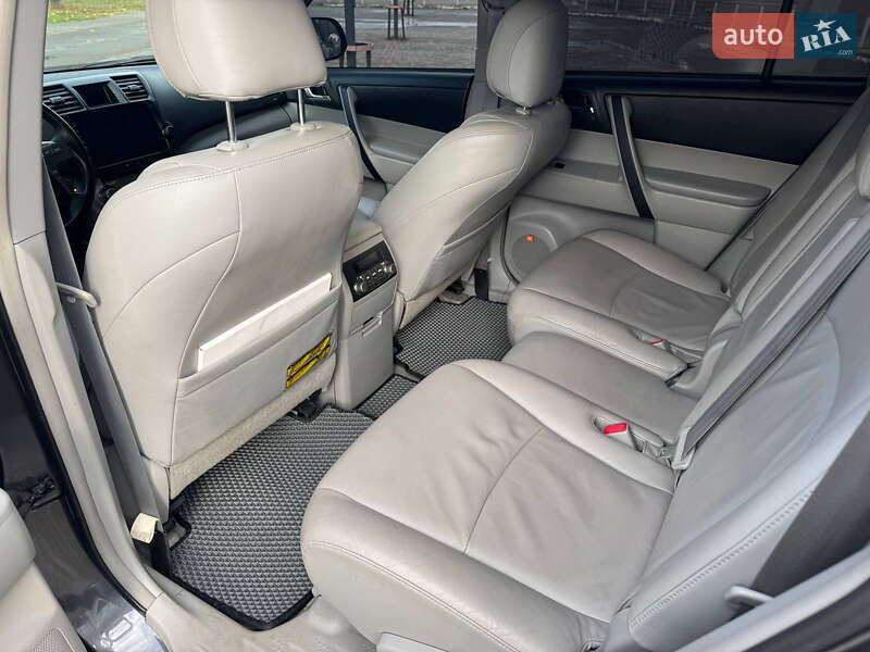 Внедорожник / Кроссовер Toyota Highlander 2008 в Днепре