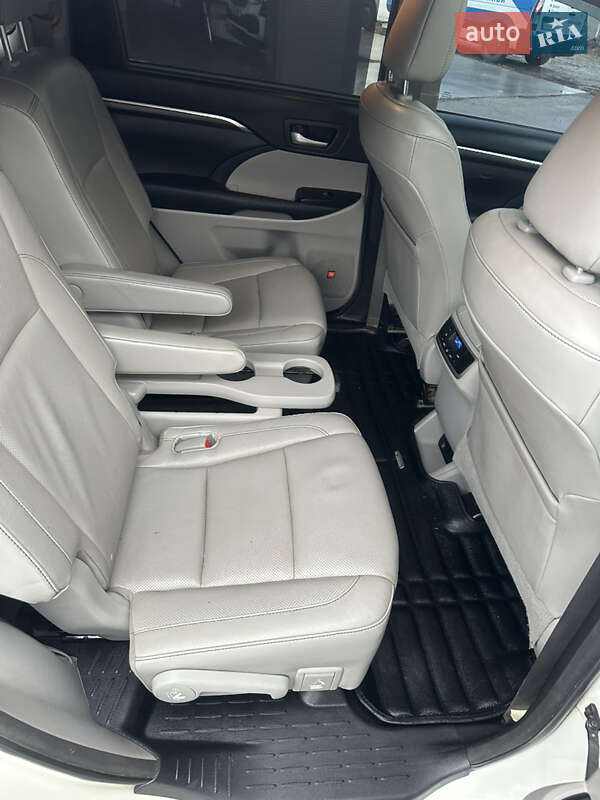 Внедорожник / Кроссовер Toyota Highlander 2014 в Харькове фото 12 Внедорожник / Кроссовер Toyota Highlander 2014 в Харькове