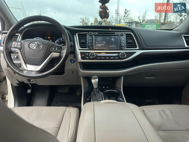 Внедорожник / Кроссовер Toyota Highlander 2014 в Харькове фото 25 Внедорожник / Кроссовер Toyota Highlander 2014 в Харькове