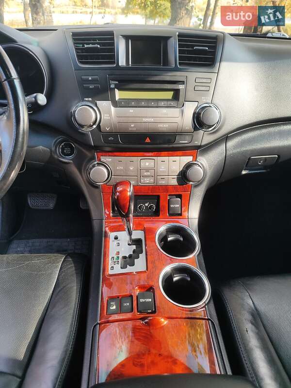 Внедорожник / Кроссовер Toyota Highlander 2010 в Киеве фото 19 Внедорожник / Кроссовер Toyota Highlander 2010 в Киеве