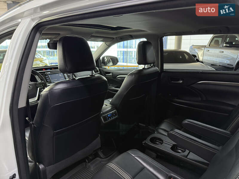 Внедорожник / Кроссовер Toyota Highlander 2018 в Одессе фото 23 Внедорожник / Кроссовер Toyota Highlander 2018 в Одессе