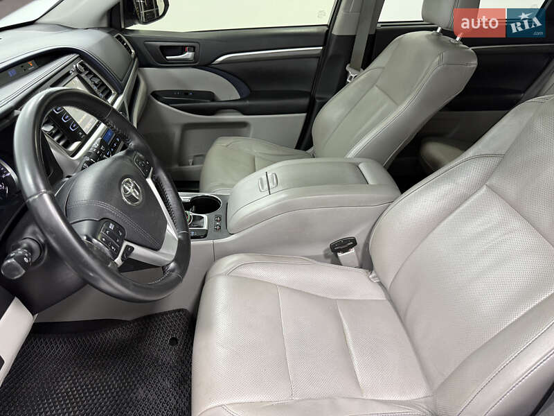 Позашляховик / Кросовер Toyota Highlander 2017 в Одесі фото 31 Позашляховик / Кросовер Toyota Highlander 2017 в Одесі