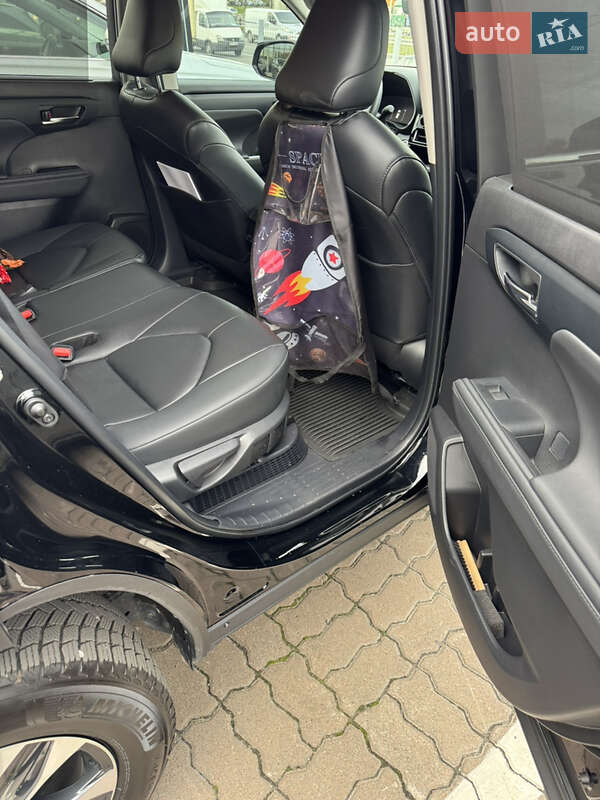 Внедорожник / Кроссовер Toyota Highlander 2024 в Киеве