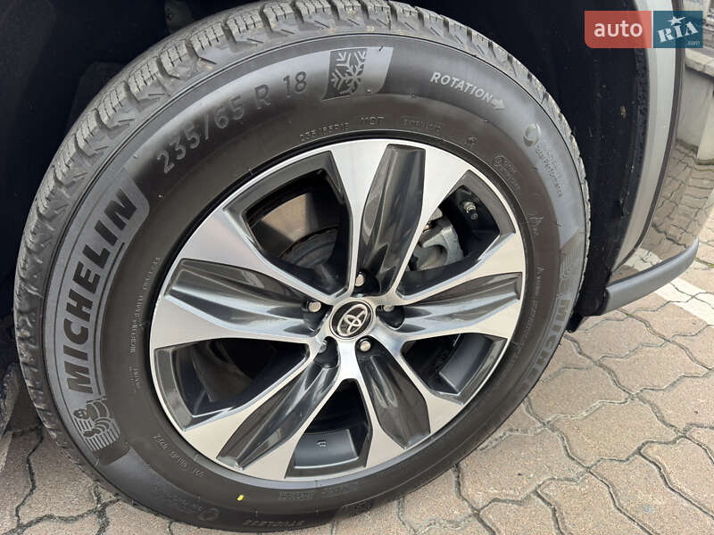 Внедорожник / Кроссовер Toyota Highlander 2024 в Киеве