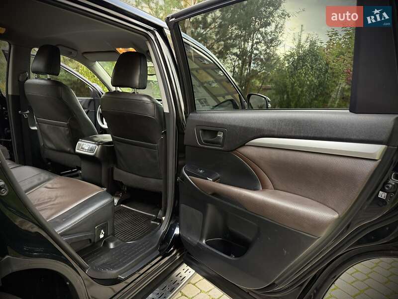 Внедорожник / Кроссовер Toyota Highlander 2014 в Ивано-Франковске фото 40 Внедорожник / Кроссовер Toyota Highlander 2014 в Ивано-Франковске