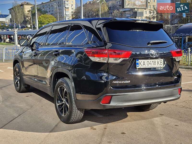 Внедорожник / Кроссовер Toyota Highlander 2018 в Киеве