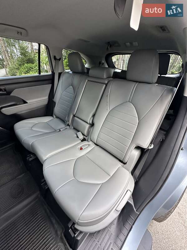 Позашляховик / Кросовер Toyota Highlander 2020 в Білогородці