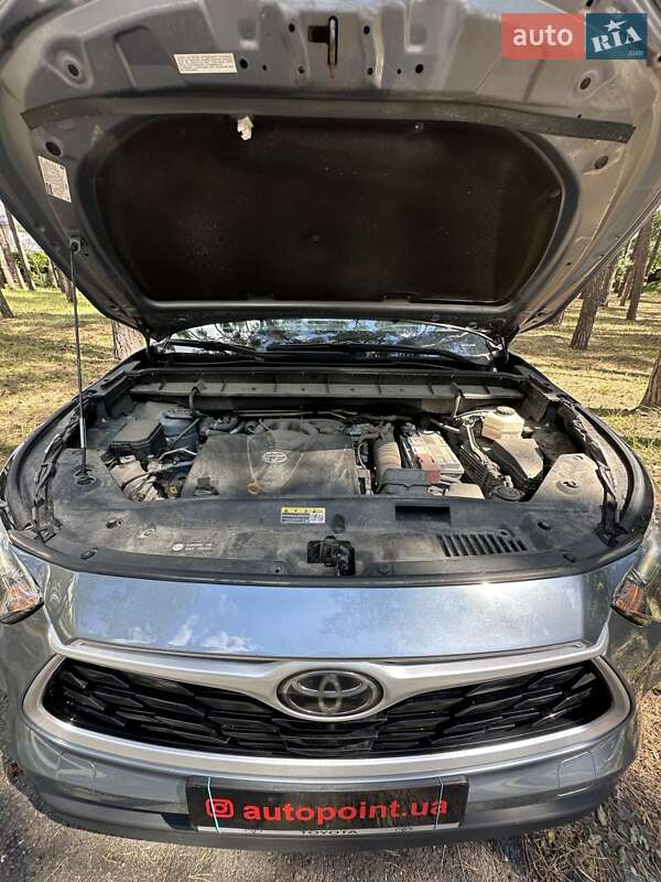 Позашляховик / Кросовер Toyota Highlander 2020 в Білогородці