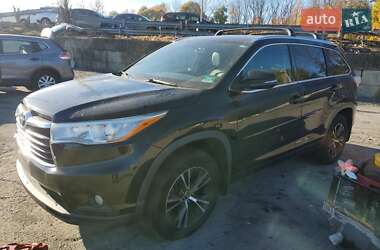 Позашляховик / Кросовер Toyota Highlander 2016 в Луцьку