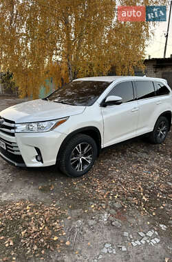 Внедорожник / Кроссовер Toyota Highlander 2019 в Харькове