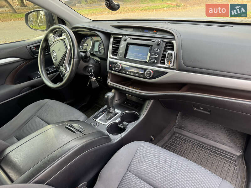 Позашляховик / Кросовер Toyota Highlander 2014 в Кривому Розі
