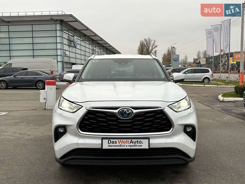 Внедорожник / Кроссовер Toyota Highlander 2023 в Киеве