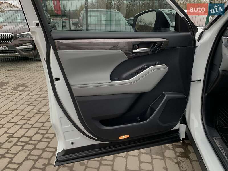 Внедорожник / Кроссовер Toyota Highlander 2024 в Бердичеве фото 23 Внедорожник / Кроссовер Toyota Highlander 2024 в Бердичеве