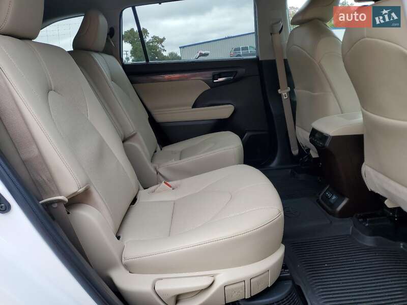 Внедорожник / Кроссовер Toyota Highlander 2022 в Львове фото 11 Внедорожник / Кроссовер Toyota Highlander 2022 в Львове