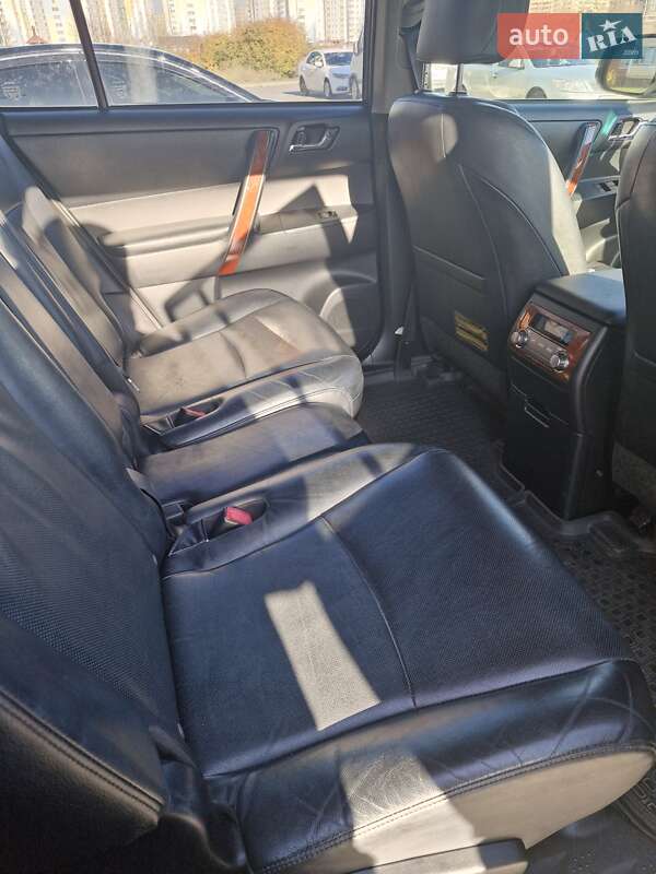 Позашляховик / Кросовер Toyota Highlander 2011 в Києві